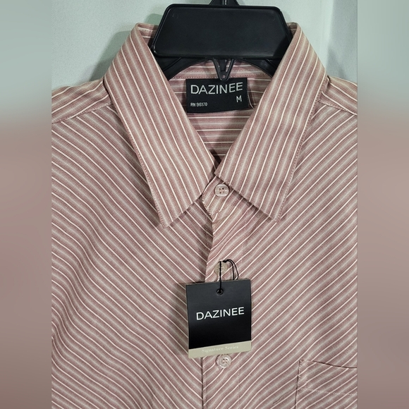 Dazinee Men's Red Striped NWT Short Sleeve Casual Button Down Shirt Size Medium - Picture 2 of 4